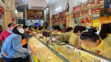 مدى جدوى شراء الذهب في ظل وصول الأسعار إلى مستويات قياسية للجرام؟